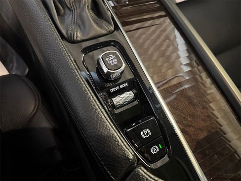 Used 2018 Volvo S90 T5 Momentum w/ Convenience Package image 29