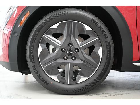 New 2025 Kia EV6 Light w/ Light LR Technology Package image 8