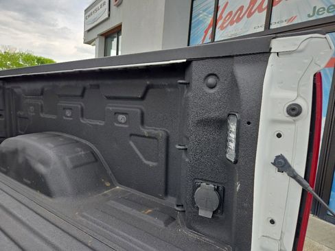 Used 2024 Chevrolet Silverado 2500 LT AWD/4WD image 34