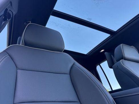 New 2026 GMC Yukon XL Elevation image 21