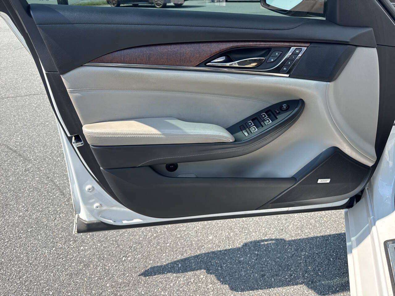 Used 2016 Cadillac CTS Luxury RWD image 29