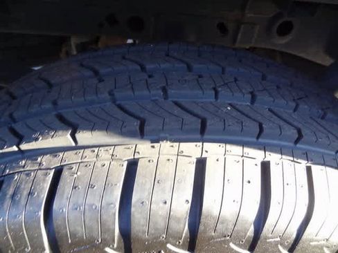 Certified 2021 Ford F150 Lariat w/ Equipment Group 502A High image 22