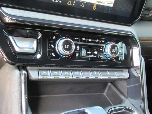 Used 2024 GMC Sierra 1500 AT4 w/ AT4 Premium Package image 24