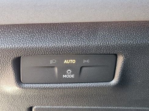 New 2026 Volkswagen Tiguan SE R-Line image 22