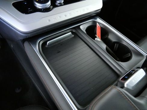 Certified 2025 Ford Expedition Active image 22