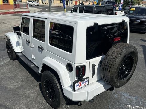 Used 2016 Jeep Wrangler Unlimited Sahara w/ Max Tow Package image 12