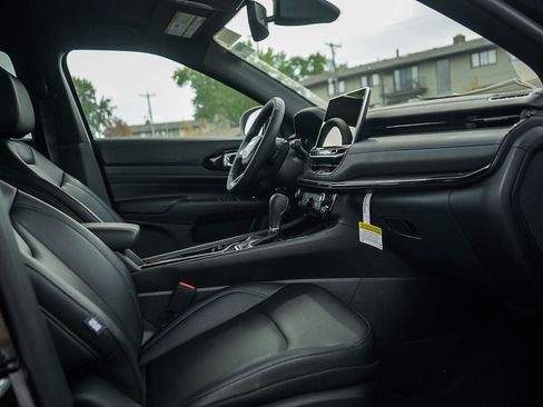 New 2026 Jeep Compass Limited image 11