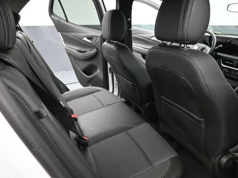 Used 2024 Buick Encore GX Preferred FWD image 21