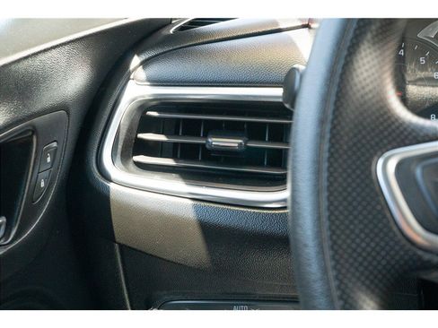 Used 2019 Chevrolet Equinox LT FWD image 9