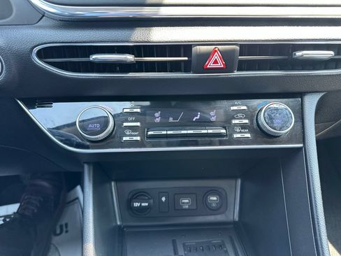 Used 2022 Hyundai Sonata Limited FWD image 21