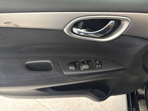 Used 2013 Nissan Sentra SV FWD image 32