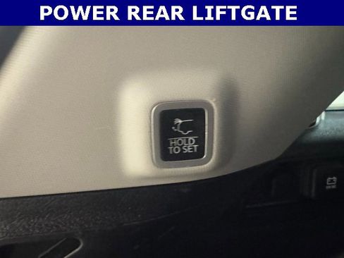 Used 2023 Jeep Grand Cherokee Laredo w/ Luxury Tech Group I image 33