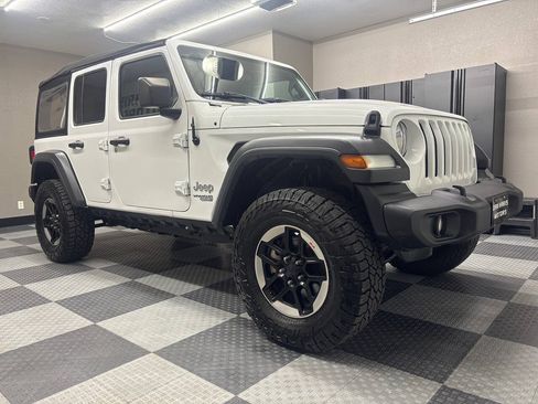 Used 2018 Jeep Wrangler Unlimited Sport S AWD/4WD image 4