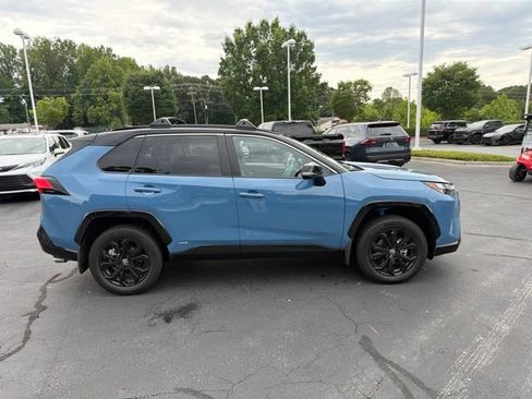 Used 2025 Toyota RAV4 XSE AWD/4WD image 5