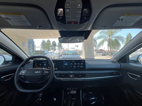 Used 2025 Kia K4 LXS image 34