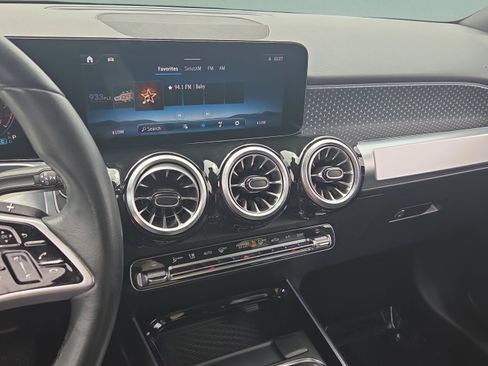 Used 2024 Mercedes-Benz GLB 250 image 25