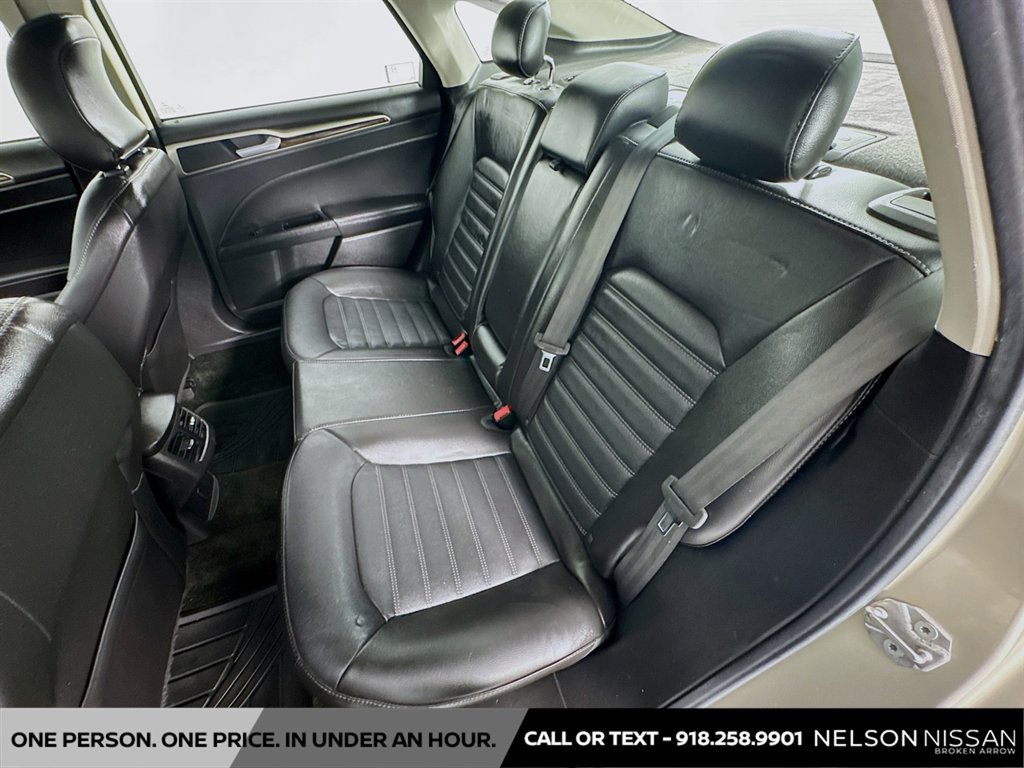 Used 2016 Ford Fusion SE w/ Equipment Group 502A FWD image 23