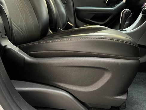 Used 2021 Chevrolet Trax LT image 22