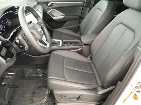 Certified 2025 Audi Q3 2.0T Premium w/ Convenience Package image 24