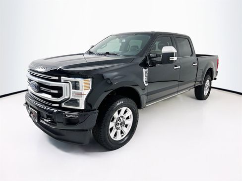 Used 2022 Ford F350 Platinum w/ FX4 Off-Road Package image 3