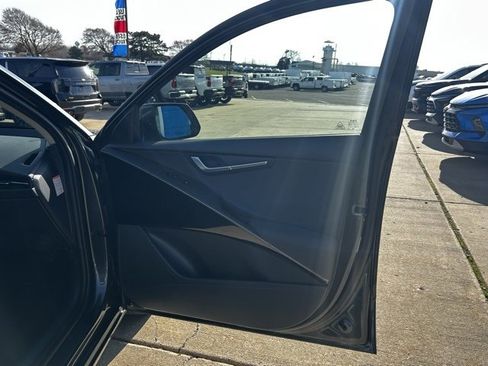 Used 2023 Kia Niro EX image 34