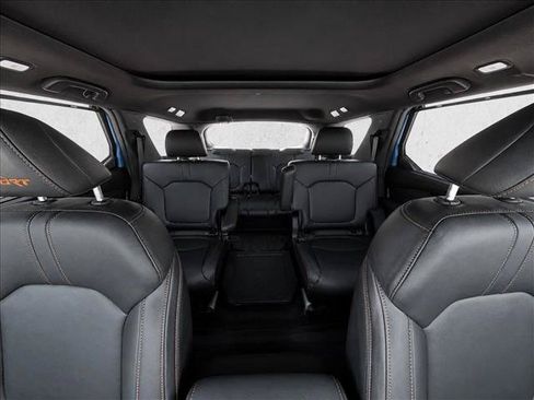 Used 2025 Honda Pilot TrailSport image 21
