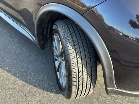 Used 2017 Nissan Juke SV image 19