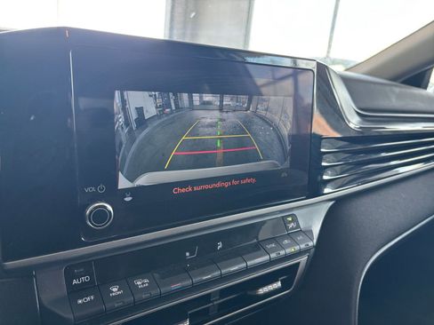 Used 2025 Toyota Camry LE image 21