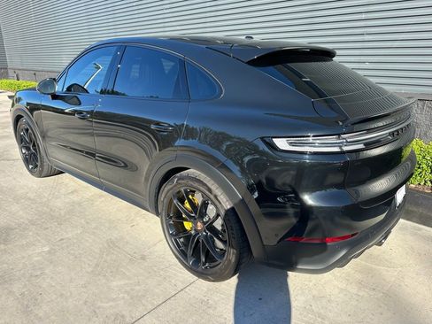 Used 2025 Porsche Cayenne GTS image 3