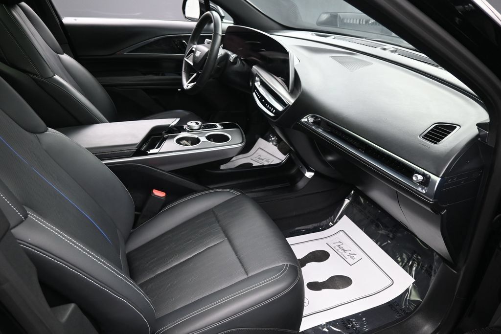 Used 2024 Cadillac Lyriq Luxury RWD image 36