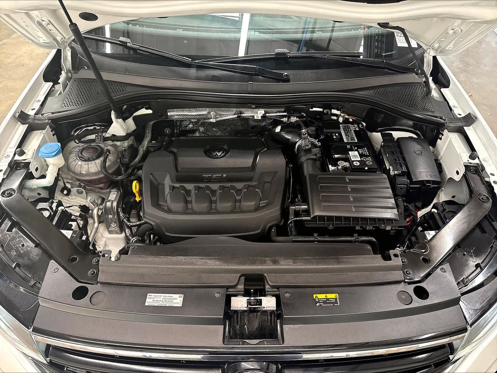Used 2023 Volkswagen Tiguan SE R-Line AWD/4WD image 33