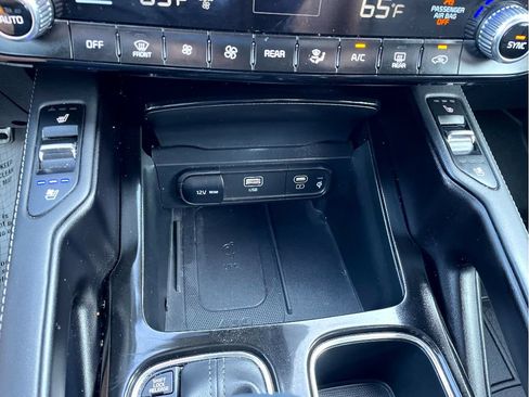 Used 2024 Kia Telluride SX Prestige AWD/4WD image 19