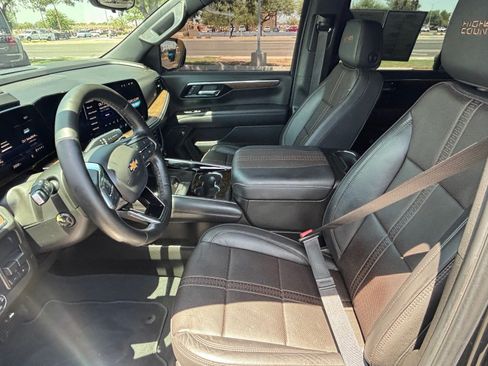 Used 2025 Chevrolet Tahoe High Country AWD/4WD image 20