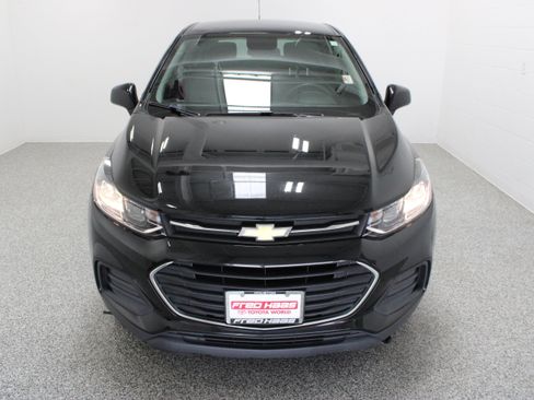 Used 2020 Chevrolet Trax LS FWD image 3