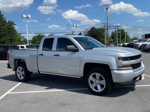 Used 2019 Chevrolet Silverado 1500 Custom w/ Custom Convenience Package AWD/4WD image 7