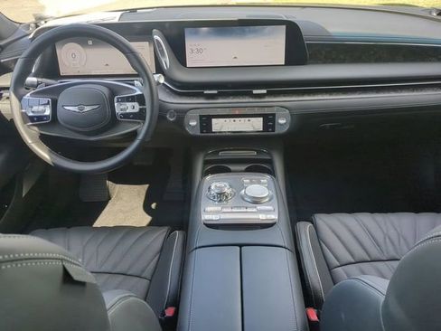 Used 2025 Genesis G90 3.5T AWD/4WD image 13