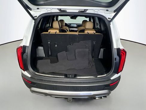 Used 2020 Kia Telluride SX w/ Towing Package FWD image 29