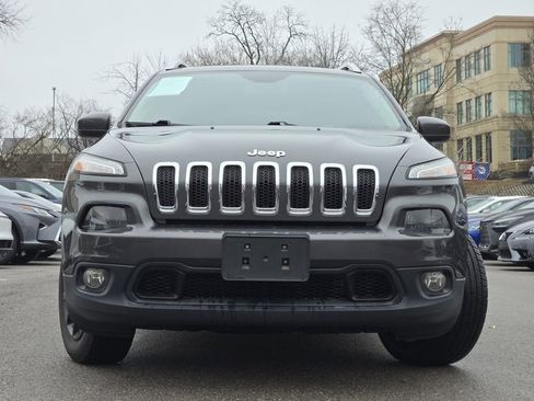 Used 2017 Jeep Cherokee Latitude w/ Cold Weather Group image 3