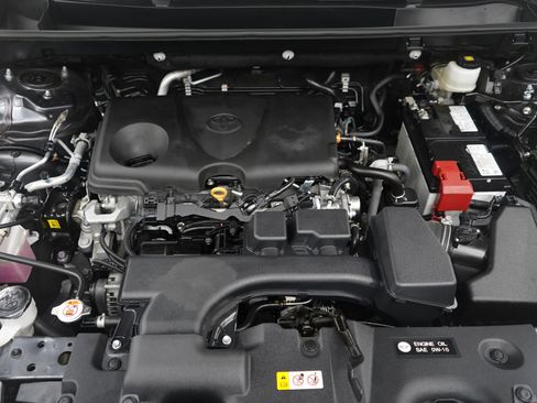 Used 2024 Toyota RAV4 XLE image 32