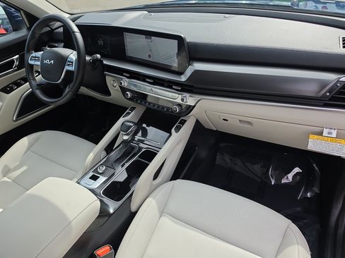 Certified 2024 Kia Telluride S w/ S Sunroof Package FWD image 11