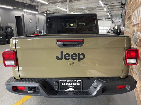 New 2026 Jeep Gladiator Sport image 24