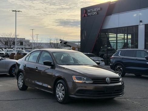 Used 2015 Volkswagen Jetta S image 1
