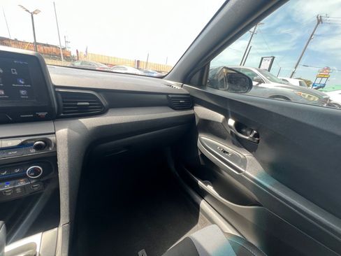 Used 2019 Hyundai Veloster 2.0 FWD image 16