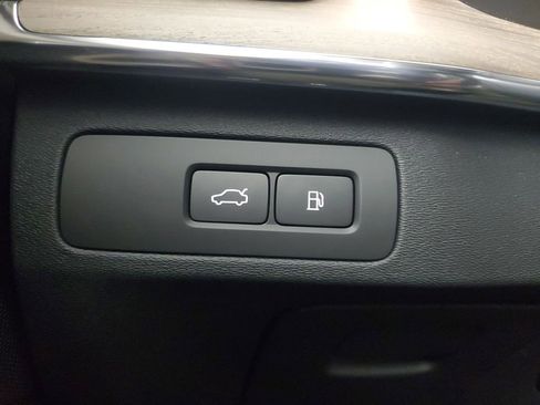 New 2026 Volvo XC90 T8 Plus w/ Protection Package Premier image 36