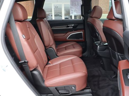 Used 2024 Kia Telluride EX w/ EX Captain's Chair Package image 50