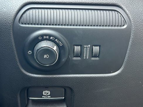 Used 2025 Jeep Wagoneer Series II AWD/4WD image 34