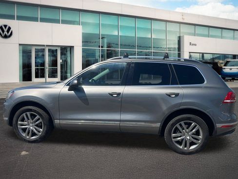 Used 2016 Volkswagen Touareg TDI AWD/4WD image 8