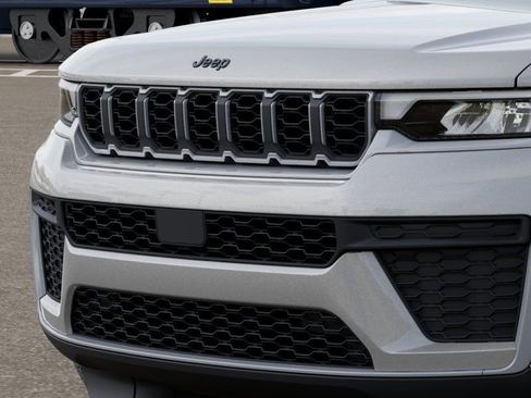 New 2026 Jeep Grand Cherokee Altitude AWD/4WD image 11