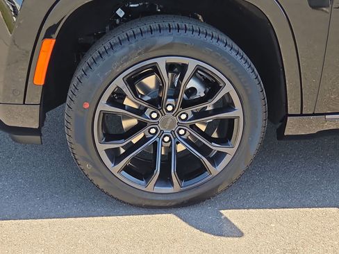 New 2026 Jeep Grand Wagoneer Summit AWD/4WD image 16