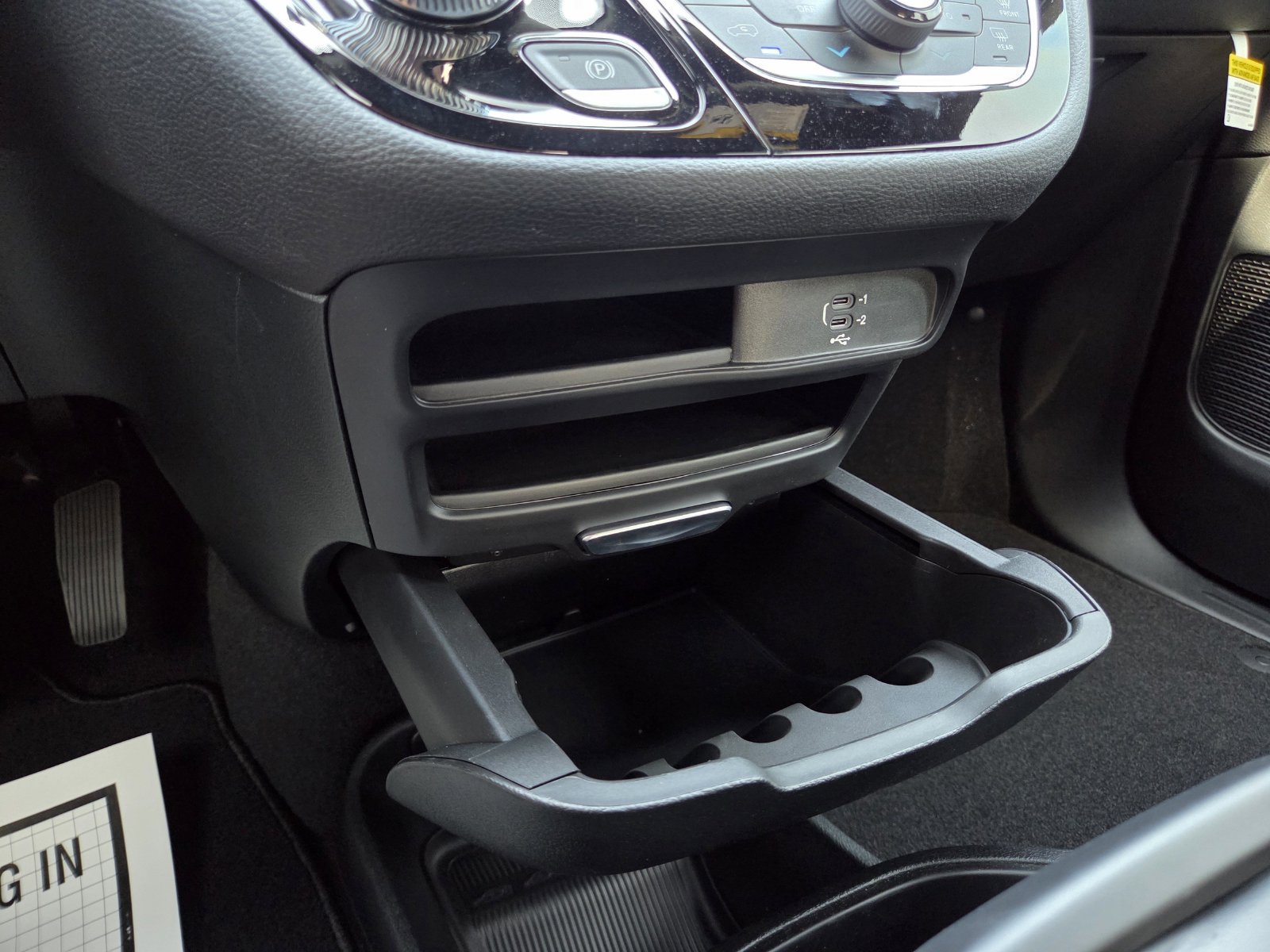 New 2026 Chrysler Pacifica Select FWD image 30